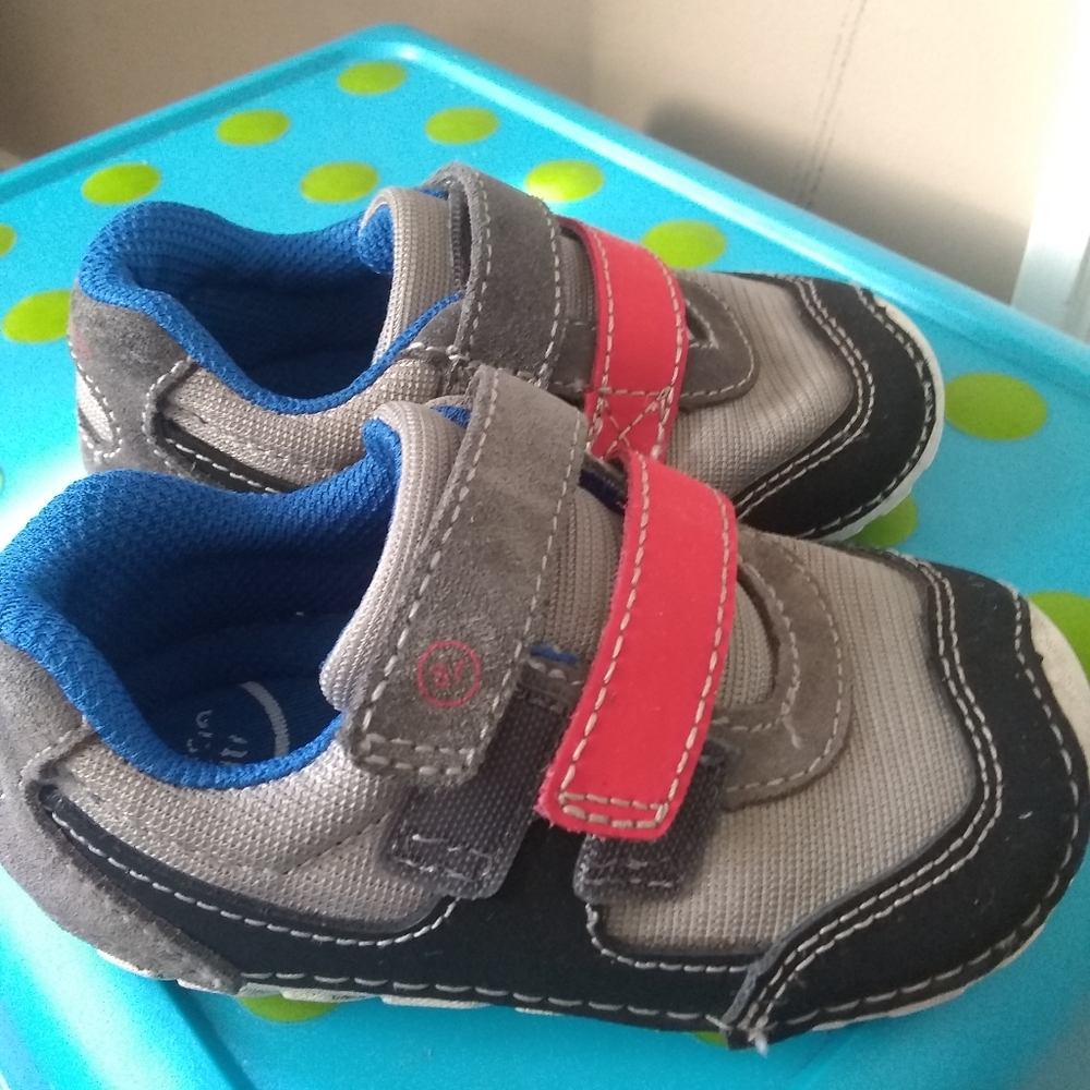 Stride Rite soft motion shoes